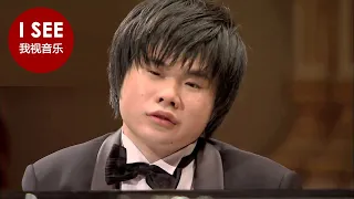 日本盲人钢琴家辻井伸行(Nobuyuki Tsujii)在卡内基音乐厅演奏《图画展览会》