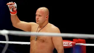 Федор Емельяненко нокаутом победил Джексона на турнире Bellator