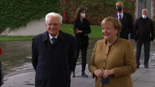 Secondo giorno a Berlino per Mattarella, l'incontro con Merkel