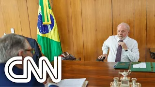 Lula divulga primeira foto em gabinete presidencial | VISÃO CNN