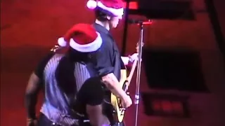 Bruce Springsteen - Santa Claus Is Coming To Town (Live 2002)