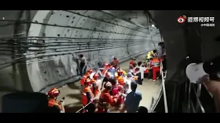 Subway Passengers Trapped in Waist-High Water Led to Safety in Zhengzhou, China