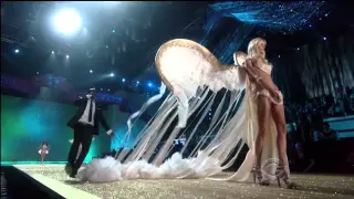 Victoria's Secret Fashion Show 2010 "Heavenly Bodies" Act 4 Akon Angel HD