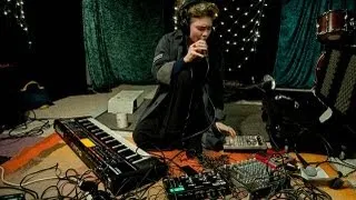 Grimes - Be A Body (Live on KEXP)