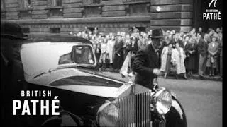 Nehry Arrives To UK (1949)