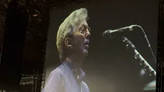 Eric Clapton arrives on stage-Bologna 2022