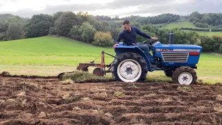 ISEKI TU1700 4x4 tractor ploughing