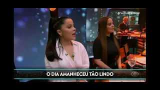 Henrique e Juliano cantando Flor e Beija-flor em homenagem a Marília Mendonça