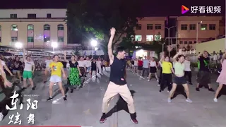 东阳炫舞《爱疯了》广场舞 大街小巷都在跳 一看就会跳的舞
