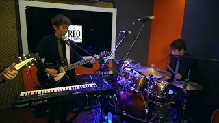 PLEASE PLEASE ME - REO Brothers cover