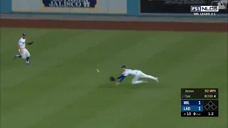 Cody Bellinger Incredible Diving Catch vs Brewers | Dodgers vs Brewers NLCS Game 4