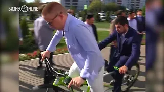 Метшин подарил велосипед-тандем в рамках декады добра