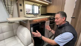 Fridge demonstration - Coachman VIP 2021