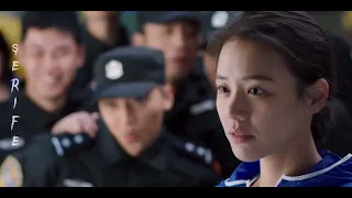 Çin klip • özel harekat polisi hayatını kurtardığı doktor'a aşık oldu ❄️~ aşka inanmaz