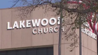 Lakewood shooting latest: Visitor waiting to get cellphone back to return to Florida