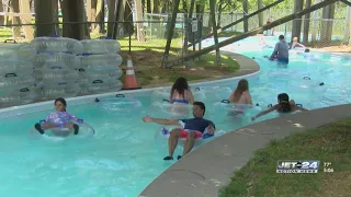 Warm weather brings Erie community to Waldameer water park