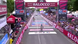 Giro d'Italia: Alberto Contador's lead cut