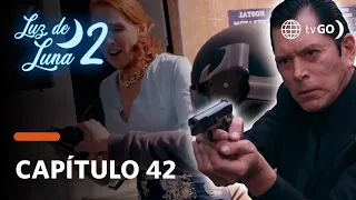 Luz de Luna 2: Le roban el celular a Patricia y Chubi lo detuvo (Capítulo n° 42)