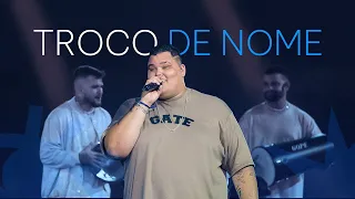 Grupo Menos é Mais - Troco De Nome (Clipe Oficial)