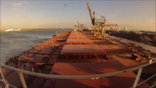 Time Lapse Port of Rotterdam mv Berge Stahl