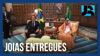 Ex-presidente Jair Bolsonaro devolve terceiro conjunto de joias sauditas nesta terça (4)