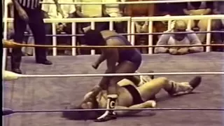 WWC: Bruiser Brody vs. Carlos Colón - Chain Match