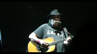 Neil Young-Needle And The Damage Done (Live at the O2 Greenwich London 11/06/2016)