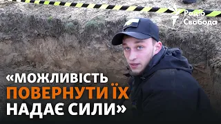 Батьки чекають їх вдома: ексгумація бійців ЗСУ з-під Зарічного