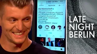 Toni Kroos prankt Cristiano Ronaldo auf Instagram | Late Night Berlin | ProSieben