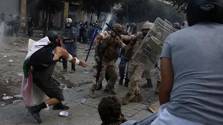 Manifestantes en Beirut arremeten contra cuatro ministerios en una violenta noche de protestas