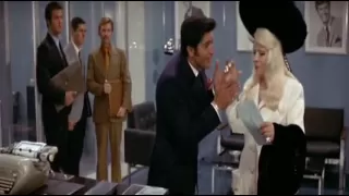 Myra Breckinridge :  "The Mae West Cut"