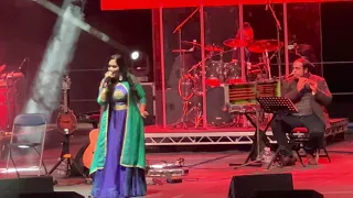 AAO NA GALE LAGAO NA | SAYALI KAMBLE | LIVE CONCERT DIRECT ARENA LEEDS | UK TOUR 2021 | MAGNIFICENT4