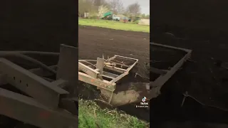 Оранка плугом ПЯ.🚜ЮМЗ