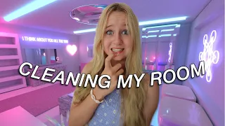 CLEANING MY MESSY ROOM ! | MaVie Noelle