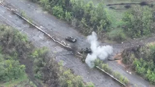 Украинские танкисты под Авдеевкой попали под огонь артиллерии 100-й бригады армии ДНР.