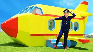 Јасон путује авионом | Забавни видео за децу