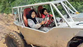 GADIS PETUALANG MELIBAS MEDAN OFFROAD#4x4 #adventure #bandung #iof #offroad #katana#jimnykatana