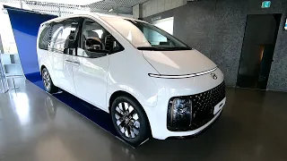 2022 Hyundai Staria Lounge Exterior & Interior | Walkaround