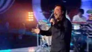 Stoned in Love - Chicane & Tom Jones live on TOTP