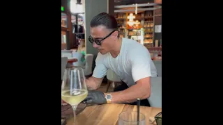 #nusretgökçe aka #saltbae Cut Our #steak at Nusr-Et #miami #shorts #youtubeshorts