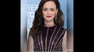 How old does Alexis Bledel look at the age of 40 going on 41 years old?