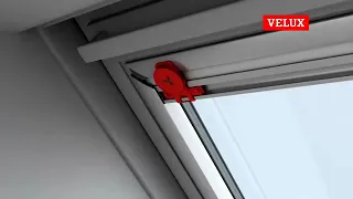 Установка рулонной шторки на мансардное окно Velux