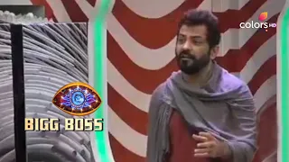 Bigg Boss S14 | बिग बॉस S14 | Manu Pulls Rubina's Leg And Makes Everyone Laugh