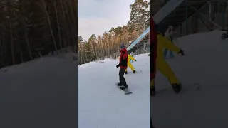 Что лучше: Сноуборд или лыжи?
