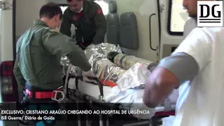 Momento exato da chegada do cantor Cristiano Araújo ao HUGO após acidente