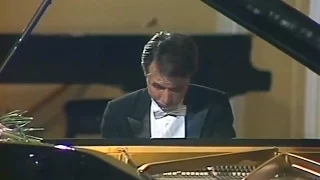 Mikhail Pletnev plays Rachmaninoff - Etude-Tableau op.33 No.8 in G minor (Moscow, 1987)
