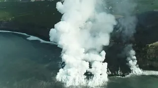 Nueva llegada de la lava al mar. El tremor volcánico continúa en niveles medios bajos