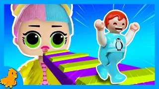 Playmobil Familie Vogel: Emma muss vor den LOL Puppen entkommen! (Roblox)