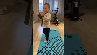 ПОСМОТРИ В ГЛАЗА, Я ХОЧУ СКАЗАТЬ  🕺🪩💃🏻 #особенныйпетя #downsyndrome