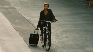 Rue rides her bike with a suitcase full of drugs | Euphoria S02 Ep03